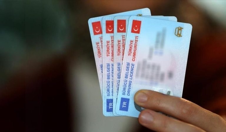 31 Temmuz son gün: 4 milyon 237 bin kişi ehliyetini yenilemedi 31 Temmuz son gün: 4 milyon 237 bin kişi ehliyetini yenilemedi