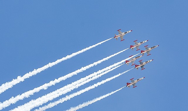 Kardeş Vatan’da TEKNOFEST Coşkusu: KKTC’de Teknoloji ve Ulusal Ruh Bir Ortaya Geldi Kardeş Vatan’da TEKNOFEST Coşkusu: KKTC’de Teknoloji ve Ulusal Ruh Bir Ortaya Geldi